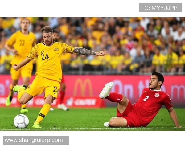 足球明星在赛场上激烈对抗时踢球脱皮的真实瞬间分享 足球明星在赛场上激烈对抗时踢球脱皮的真实瞬间分享