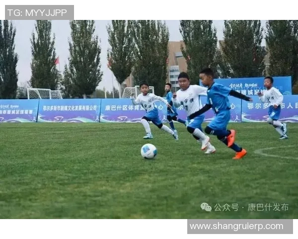 足球明星汇聚一堂打造梦幻球队共同追逐绿茵场上的荣耀与胜利 足球明星汇聚一堂打造梦幻球队共同追逐绿茵场上的荣耀与胜利